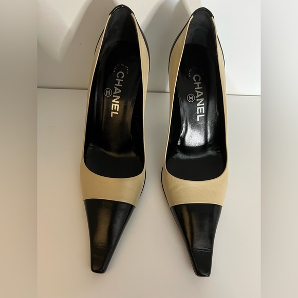 Authentic Classic CC Pumps - Picture 2 of 14